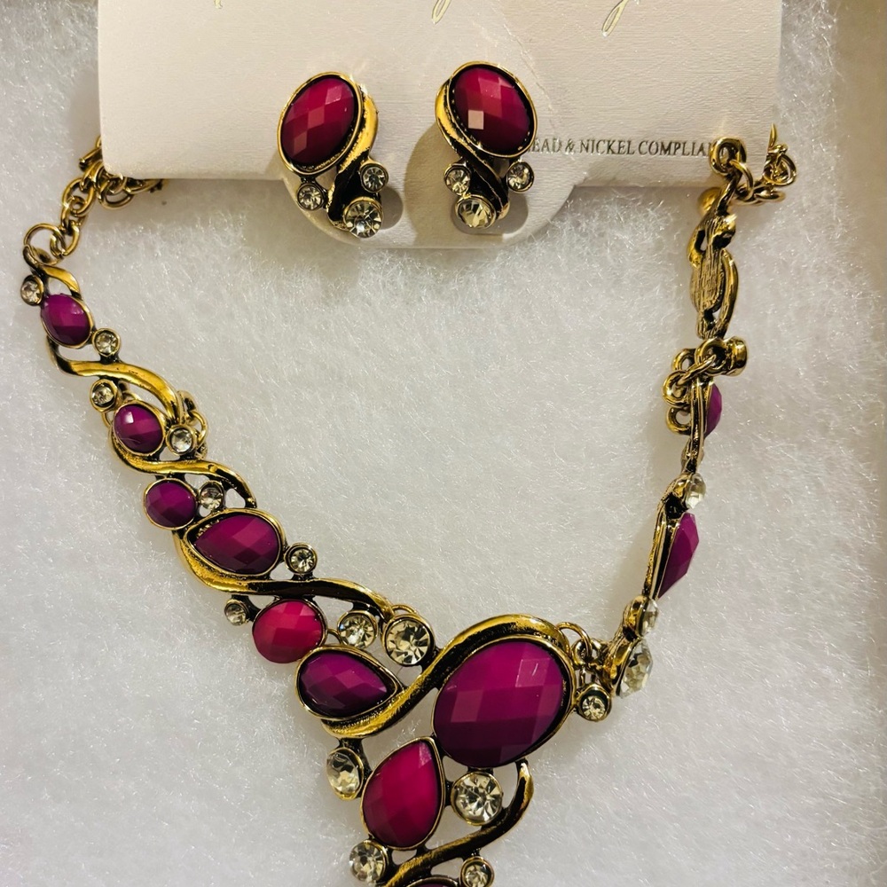 Vintage Beautiful Red Necklace Clip on Earring Set Fashion Jewelry New - Picture 4 of 5